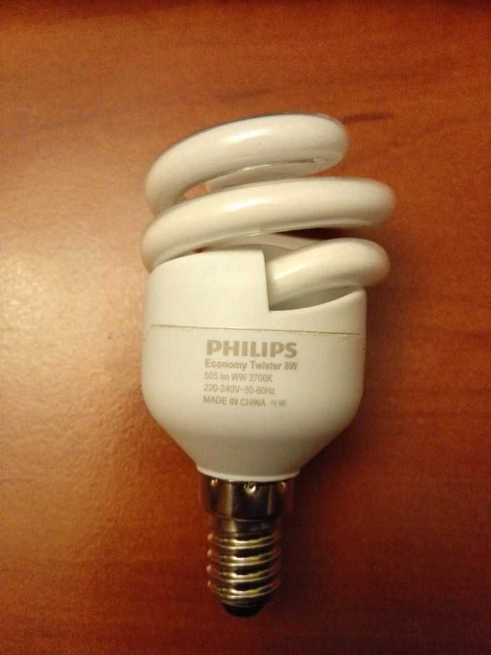 Świetlówka kompaktowa PHILIPS 8W E14, zamiennik żarówki