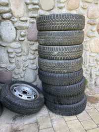 Dwa zestawy opon zimowych 145/70 R13 + zapasowka