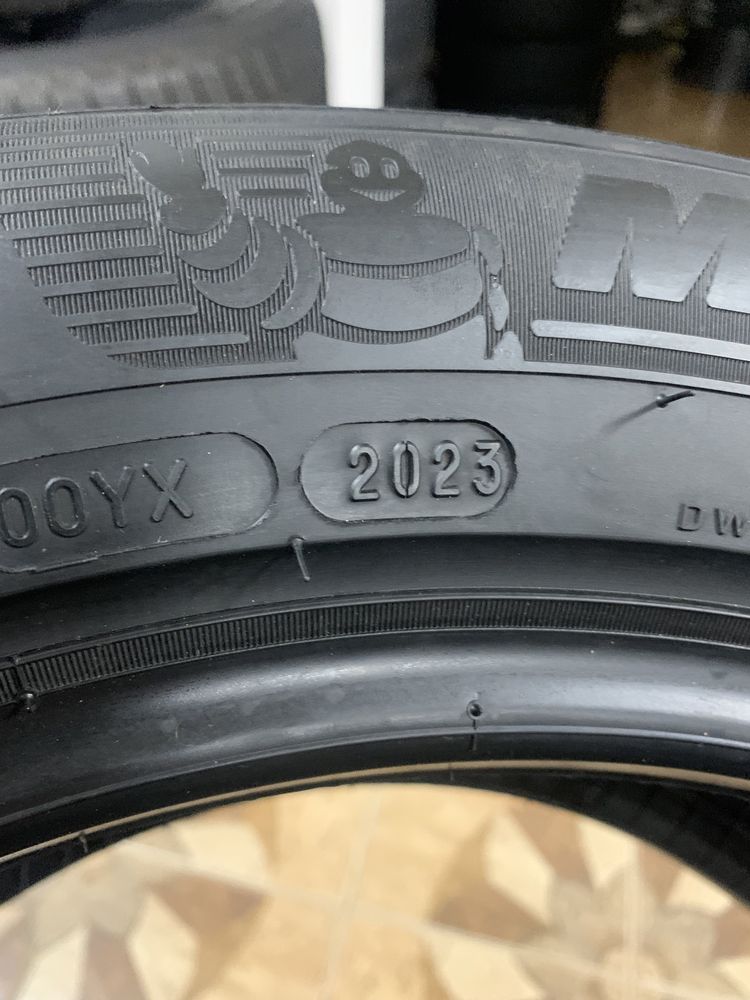 Комплект літніх шин 205/55/16 94V Michelin e-PRIMACY