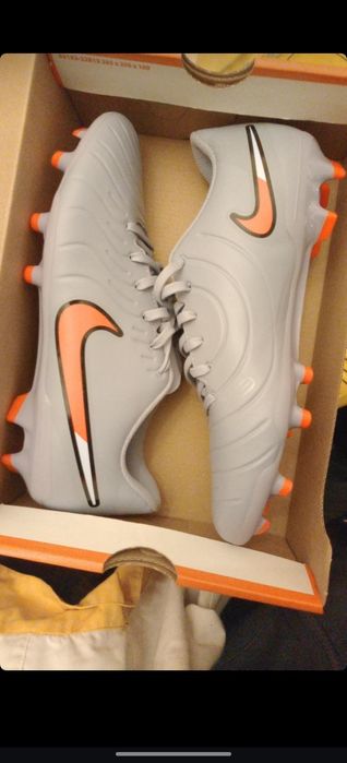 Vendo chuteiras Nike tempo novas!!!