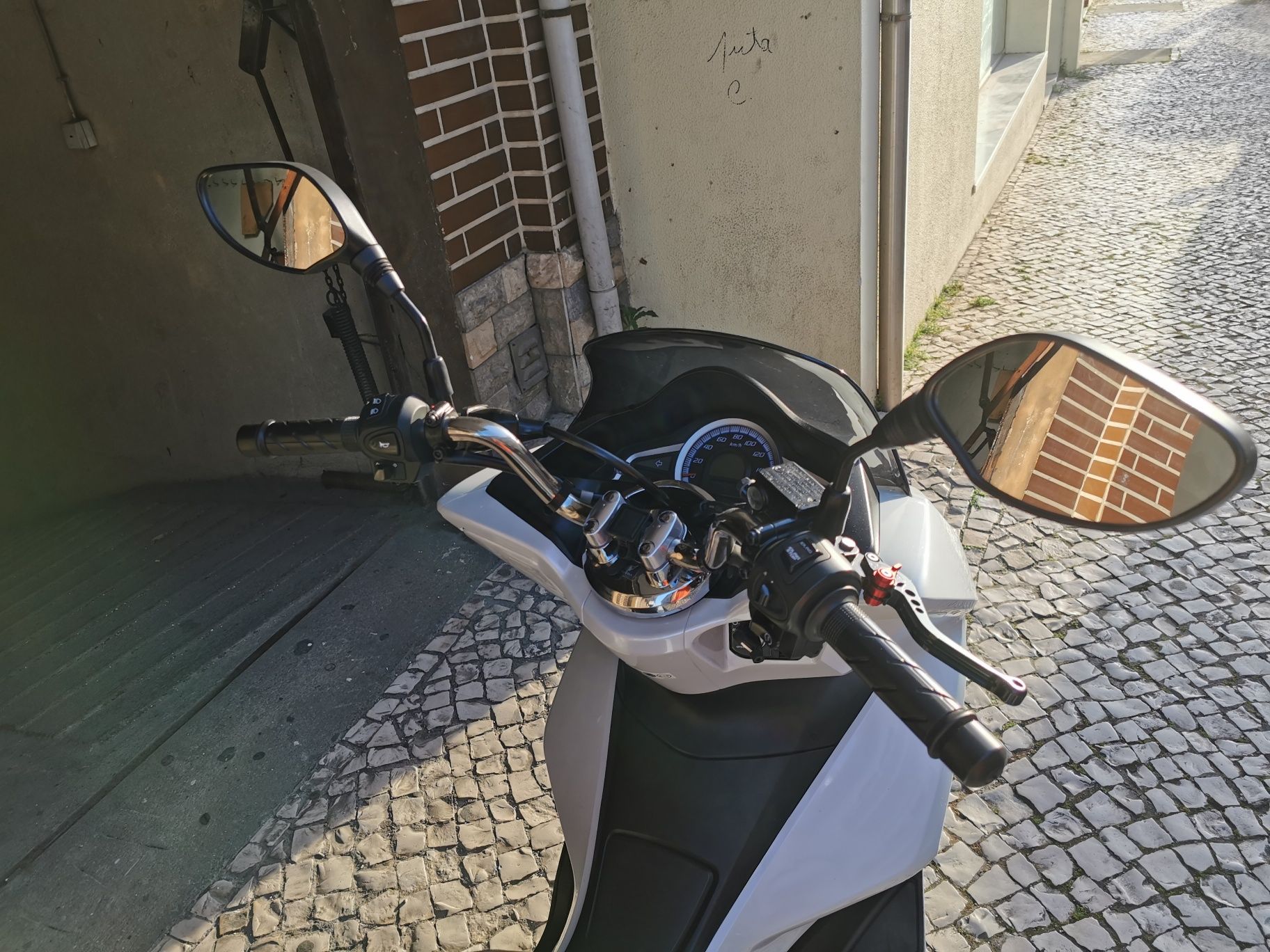 Honda pcx 125 ano 2018 como nova.