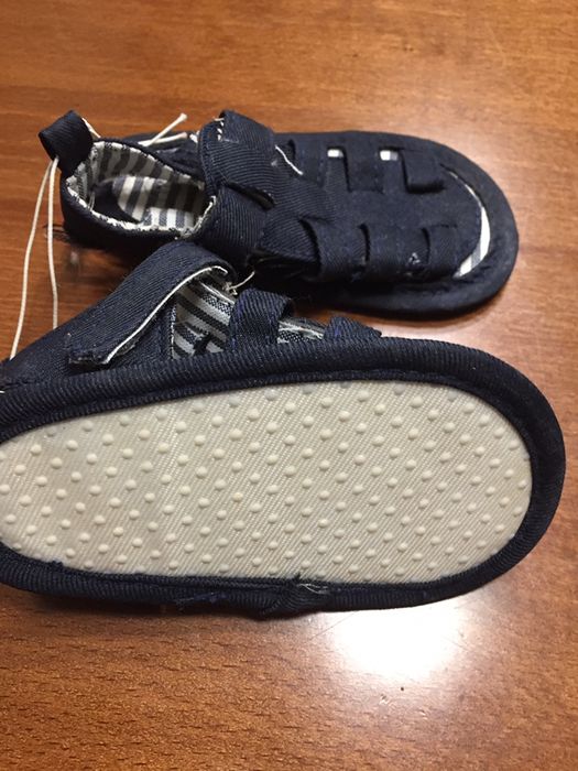 Sandałeczki 18 dla niemowlaka