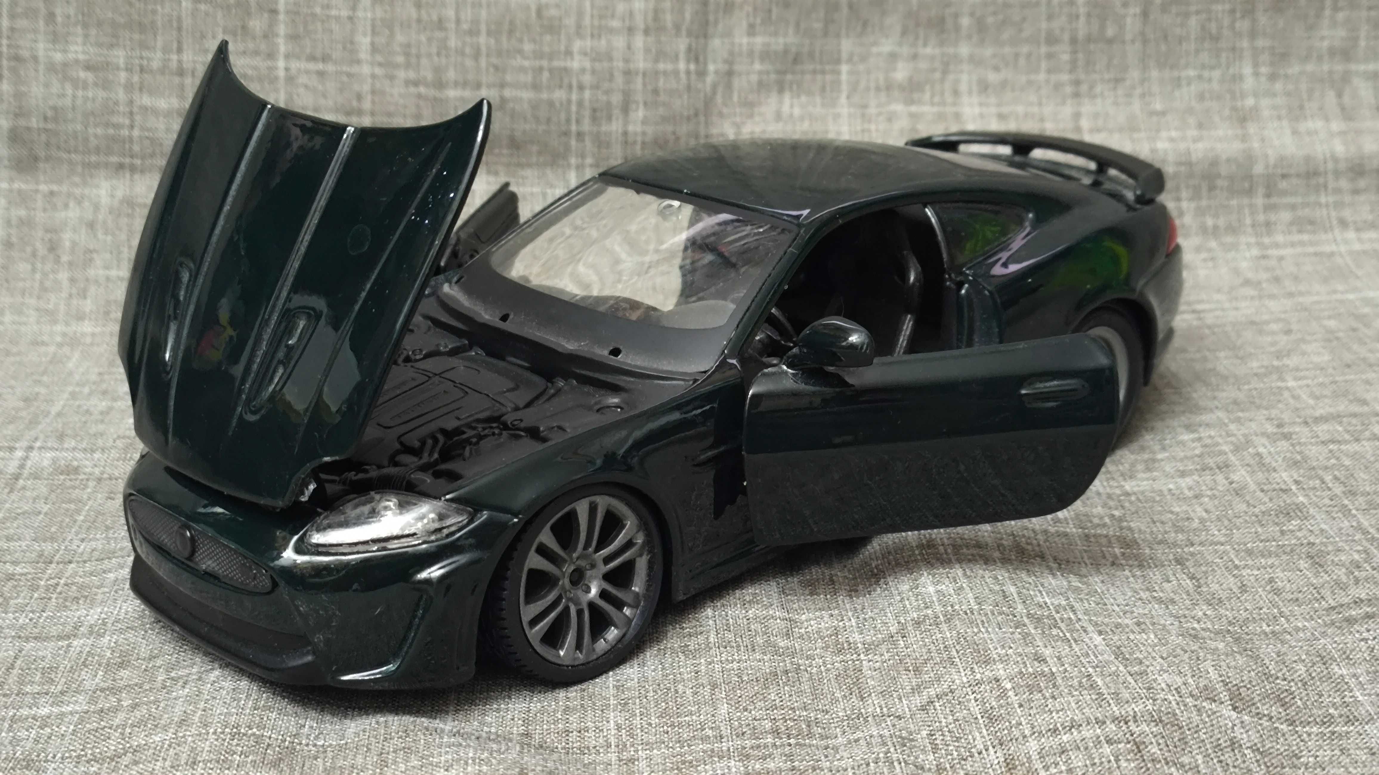 Машинка Jaguar XKR-S 1/24 Bburago