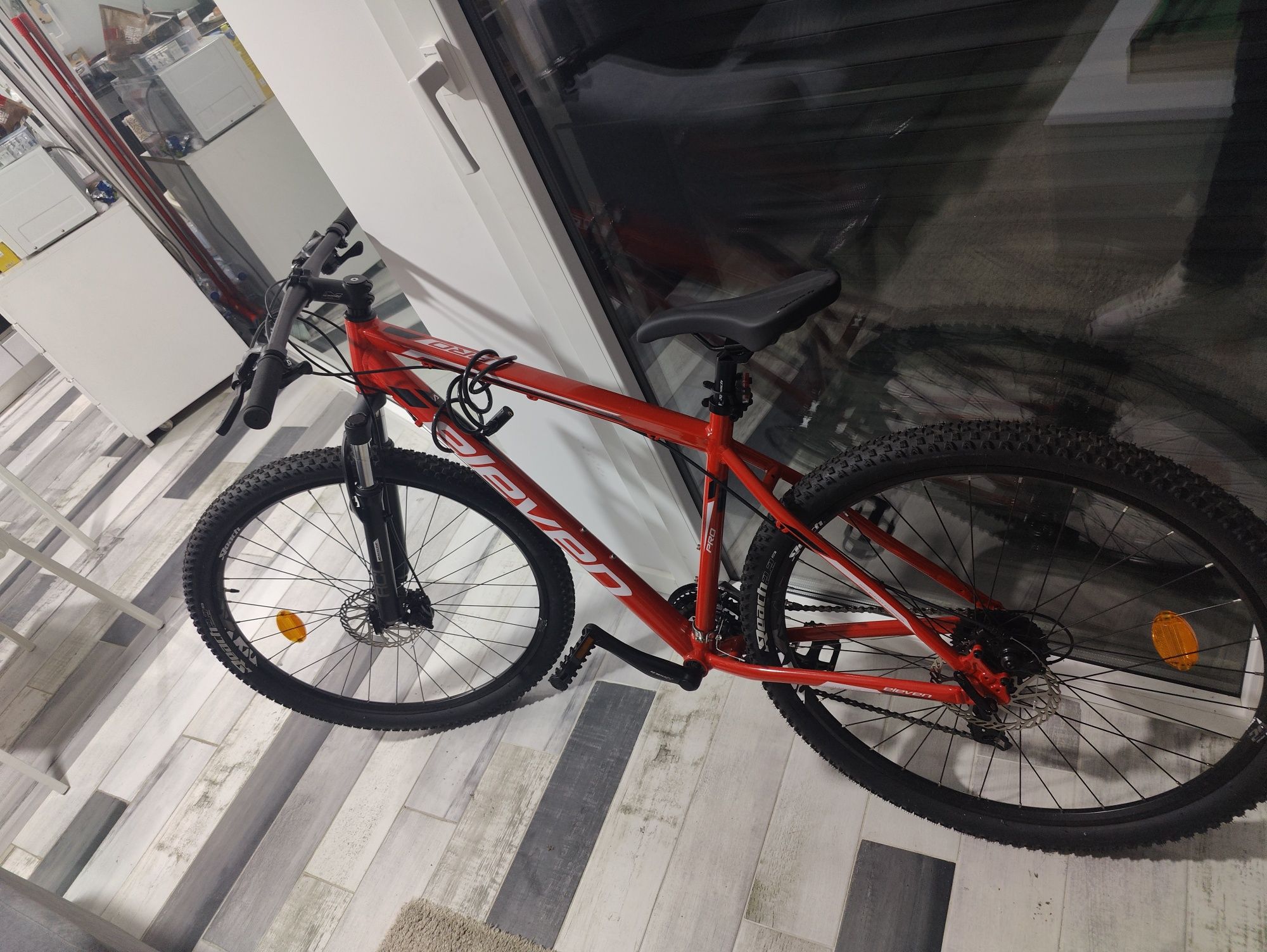 Bicicleta Nova 29" Vermelha - 21 Velocidades (250€ Negociáveis)