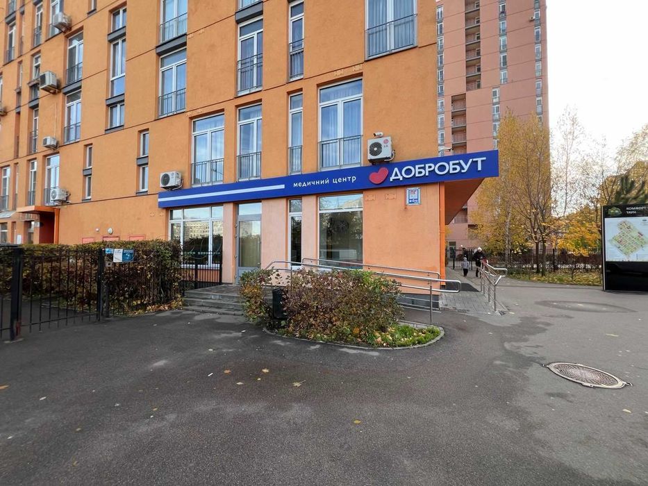 Продаж комерційного приміщення в ЖК “Комфорт Таун” Регенераторна б.4