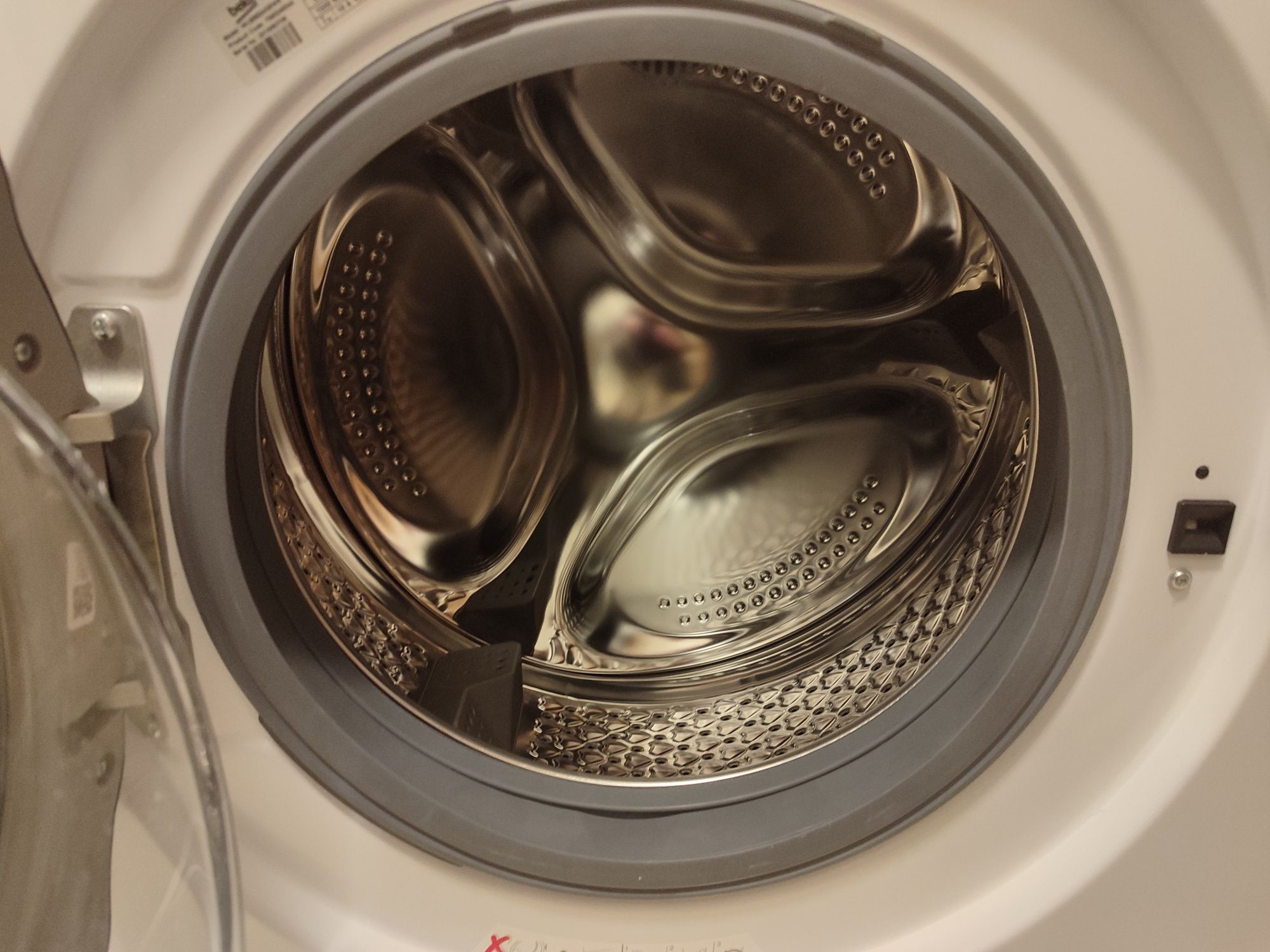 Pralka Beko WUE6624XBWS jak nowa.