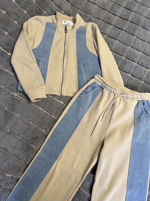 Продам костюм беж з денімовими вставками