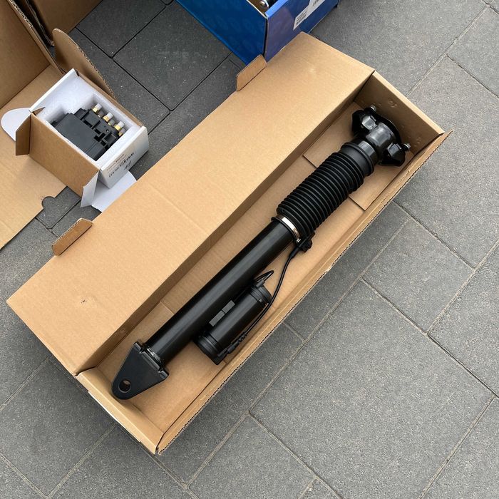 Пневмостійка пневмобалон компрессор BMW БМВ E39E53E61E70F07F11F01F02