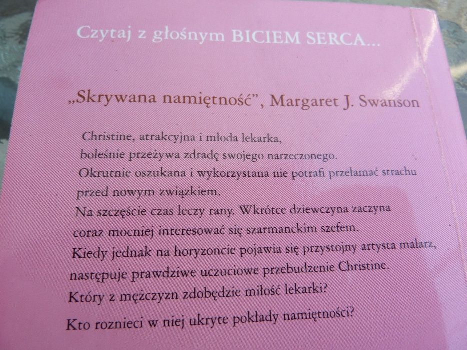 "Skrywana namiętność" romans książka do poczytania na plażę