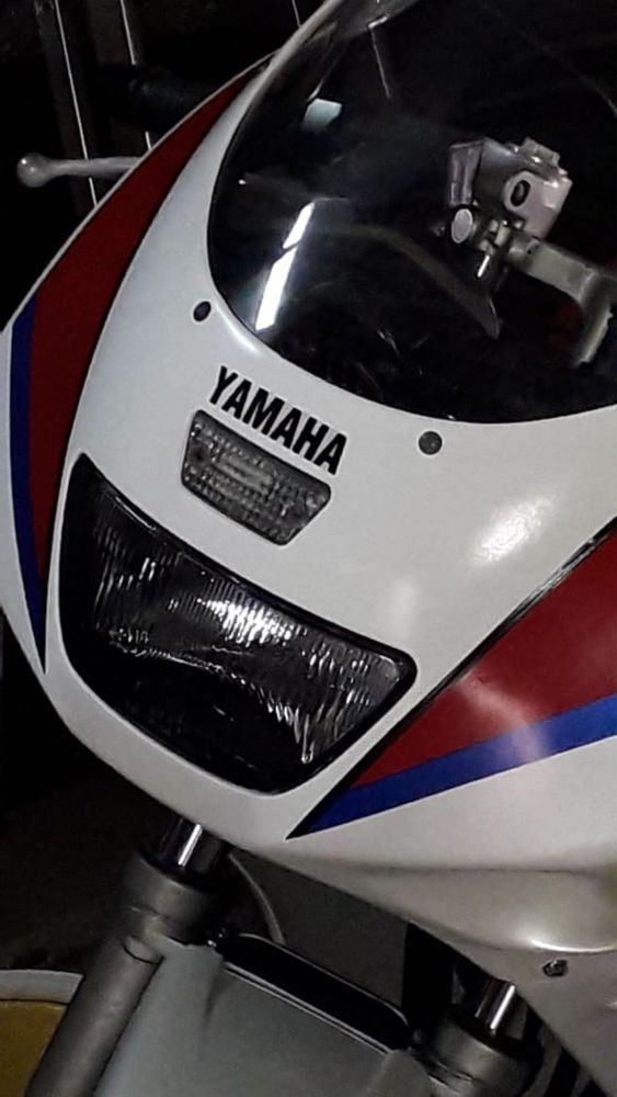 Yamaha FZR 600