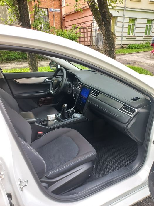 Автомобіль Jac J7 Comfort