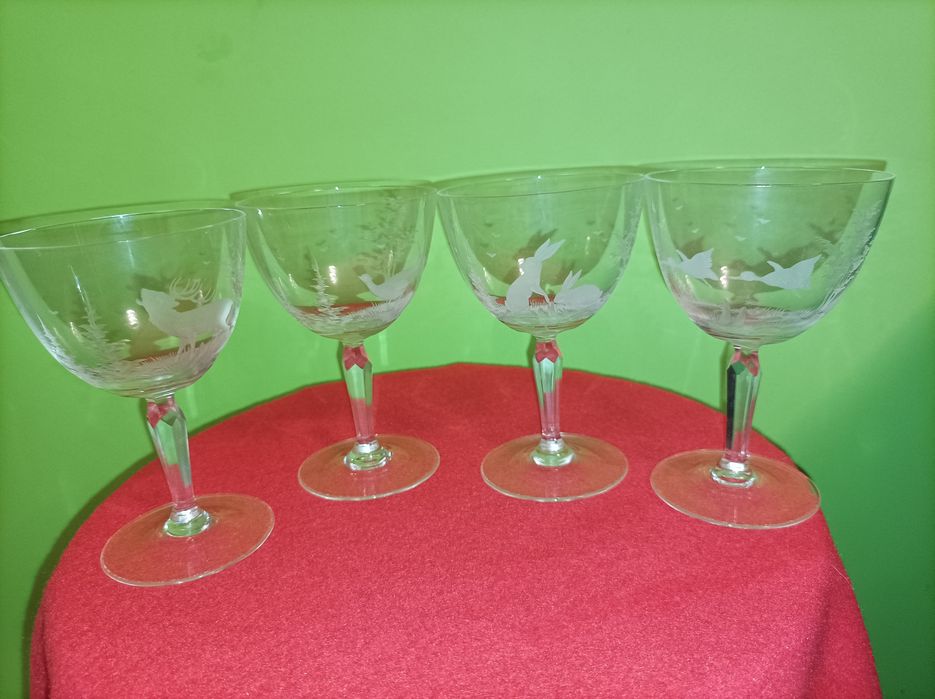 Szklane kieliszki z motywem Myśliwskim