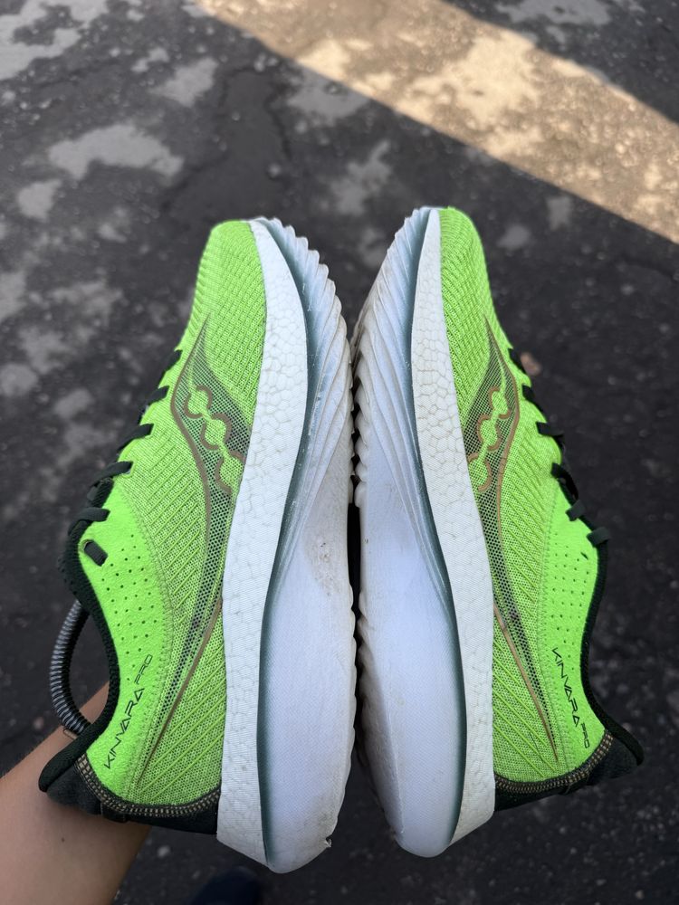 Saucony kinvara pro slime umbra мужские кроссовки оригинал 44 размер