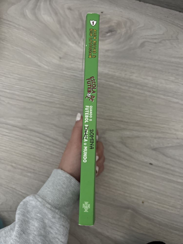 livro escola de futebol