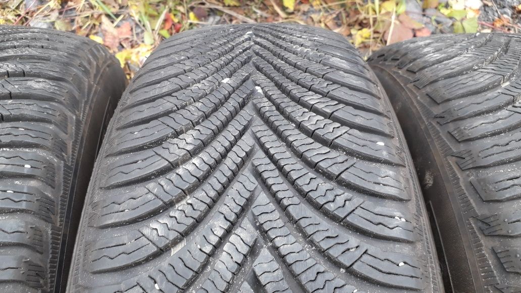 4xopona zimowa MICHELIN w rozmiarze 215/65 R17