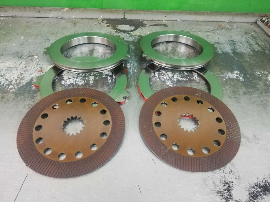 Hamulce tarcze tłoki case 5120,5130,5140,5150