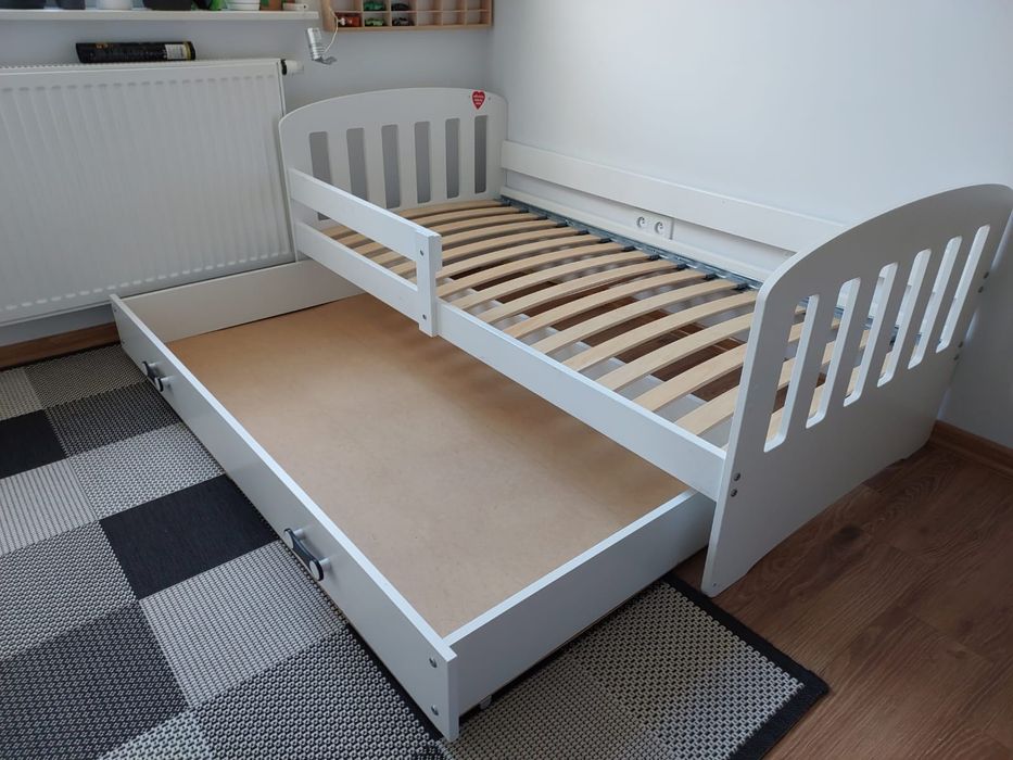 Białe łóżko dziecięce z szufladą 80x160 cm
