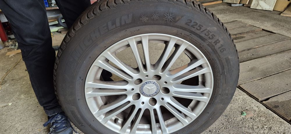 Koła Mercedes 16 z  oponami zimowymi
