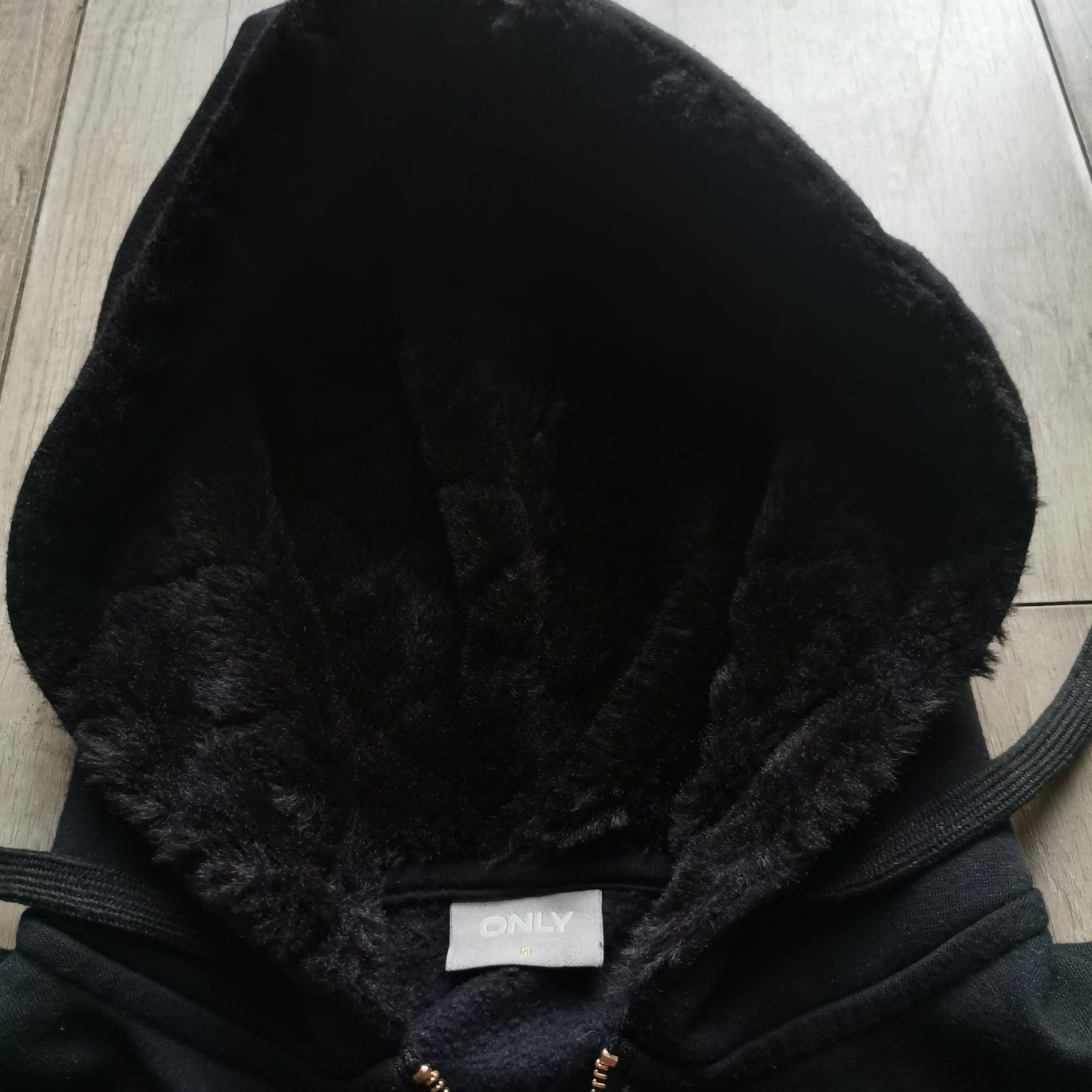 Bluza z futerkiem w kapturze r. M Only