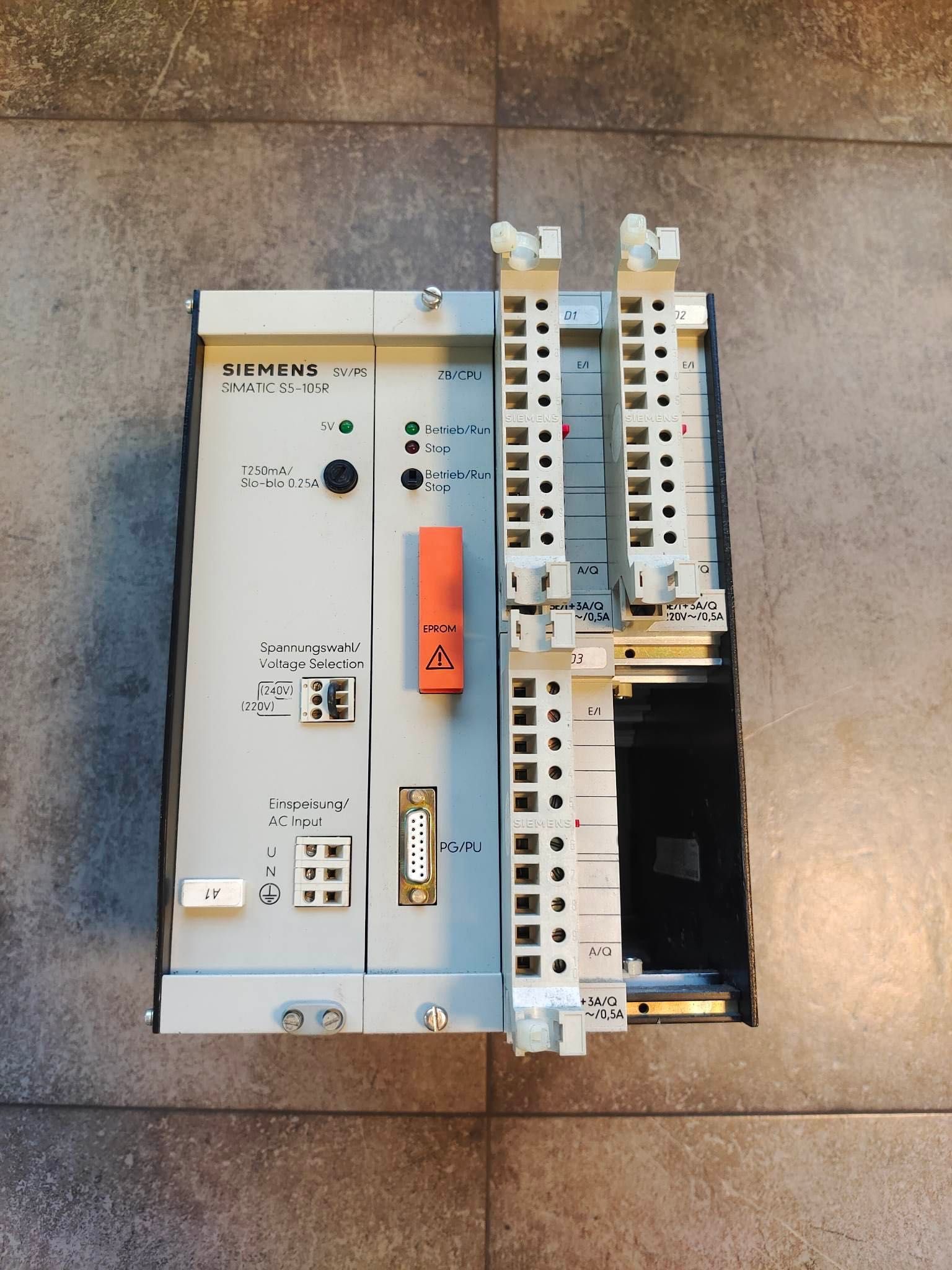 Siemens simatic S5 105R 6ES5 105-3RA11 sv/ps komputer + eprom