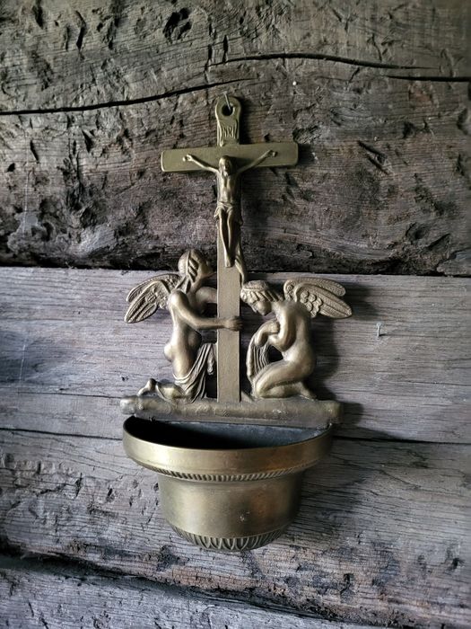 Duża mosiężna kropielnica mosiężny krzyż