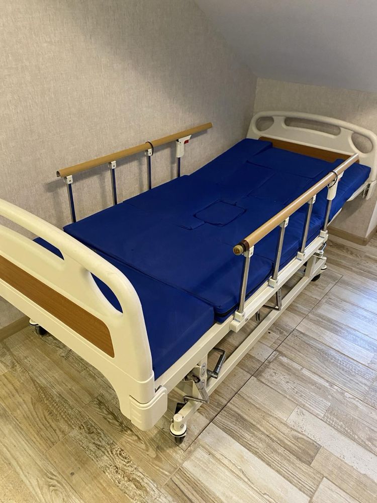 Ліжко ортопедичне, функціональне, медичне, для людей з інвалідністю.