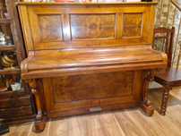 piękne pianino pianino stuletnie