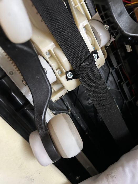 1 rolkę z mechanizm rolkowy  do maty masażu shiatsu
 Beurer MG 315 320