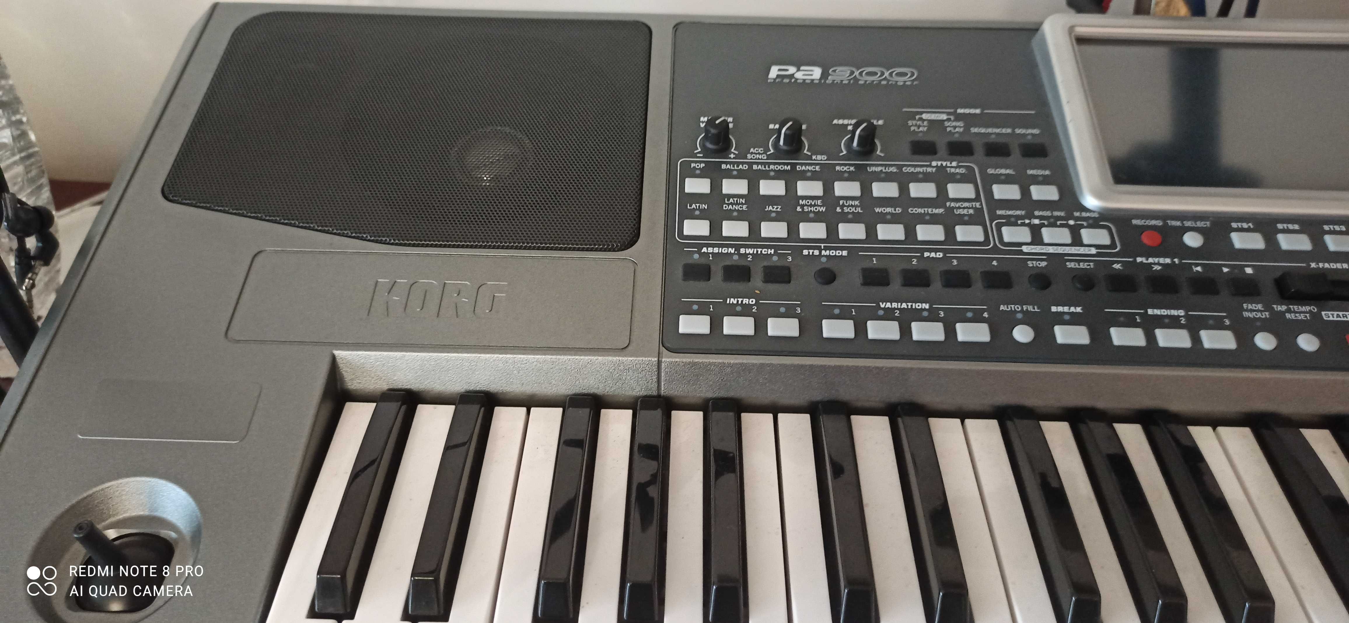 Sprzedam klawisz Korg PA900 lub zamienię na Korga PA 700.
