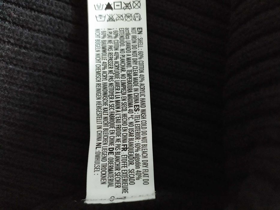 Теплое вязаное платье с поясом