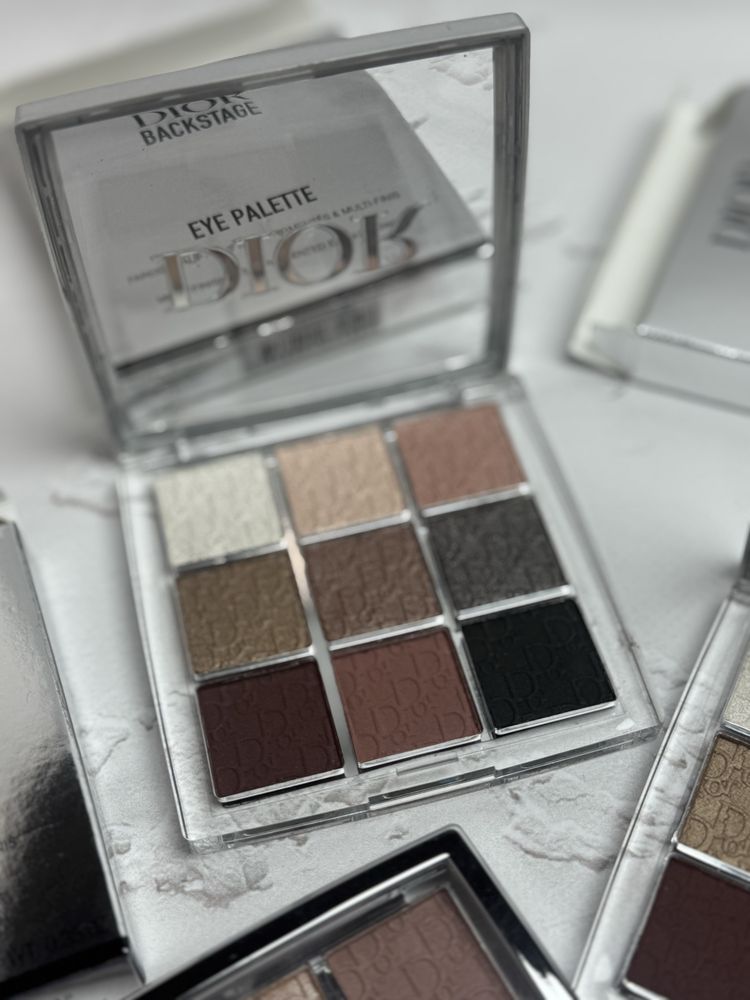 Тіні для повік Dior 002 Smoke Essentials