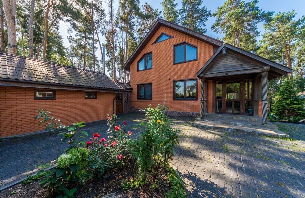 Продам без % будинок з ремонтом, 229м2, с. Блиставиця, Центральна,17