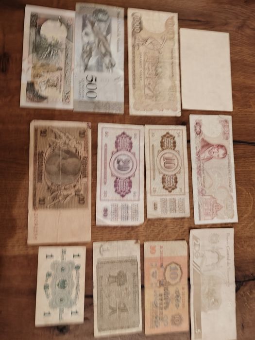Zestaw banknotów mix z świata 12 sztuk