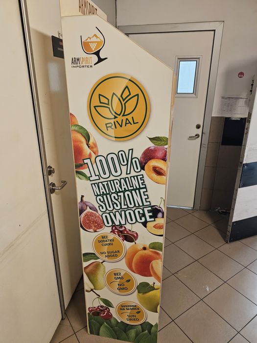 Regały po wystawowe