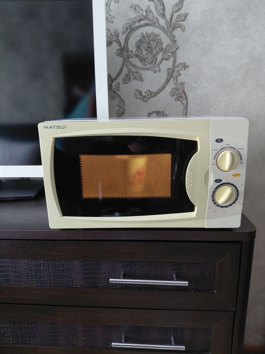 Мікрохвильова піч,мікрохвильовка.