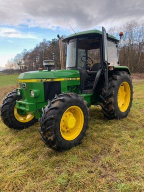 Ciągnik John Deere 2140