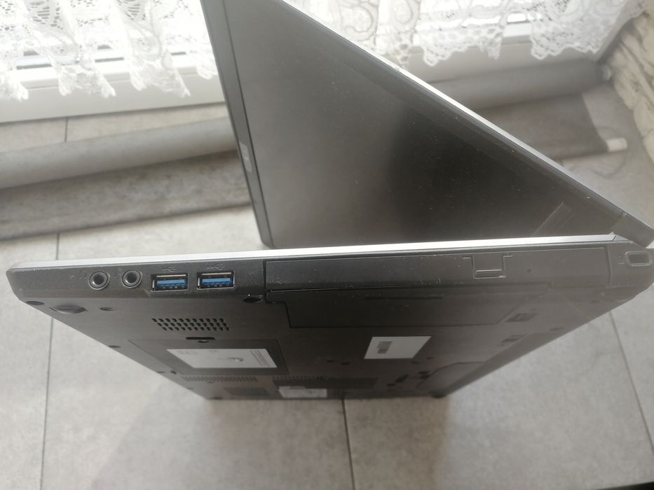 Laptop Fujitsu e756 I5 ssd wysyłka