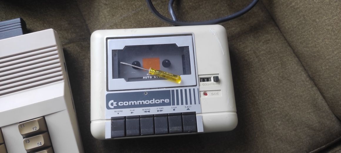 Konsola komputer Commadore C 64 C ZESTAW  vintage retro gry