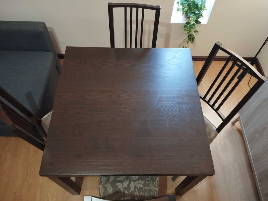 Extendable Table and Chairs64551906375683120