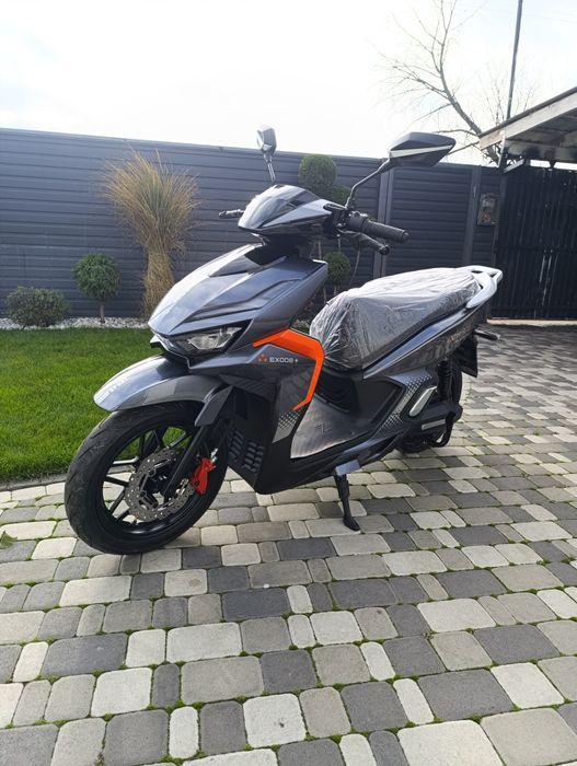 Електроскутер драйвер 2,5 кВт батареї графен 38 а 2025 рік