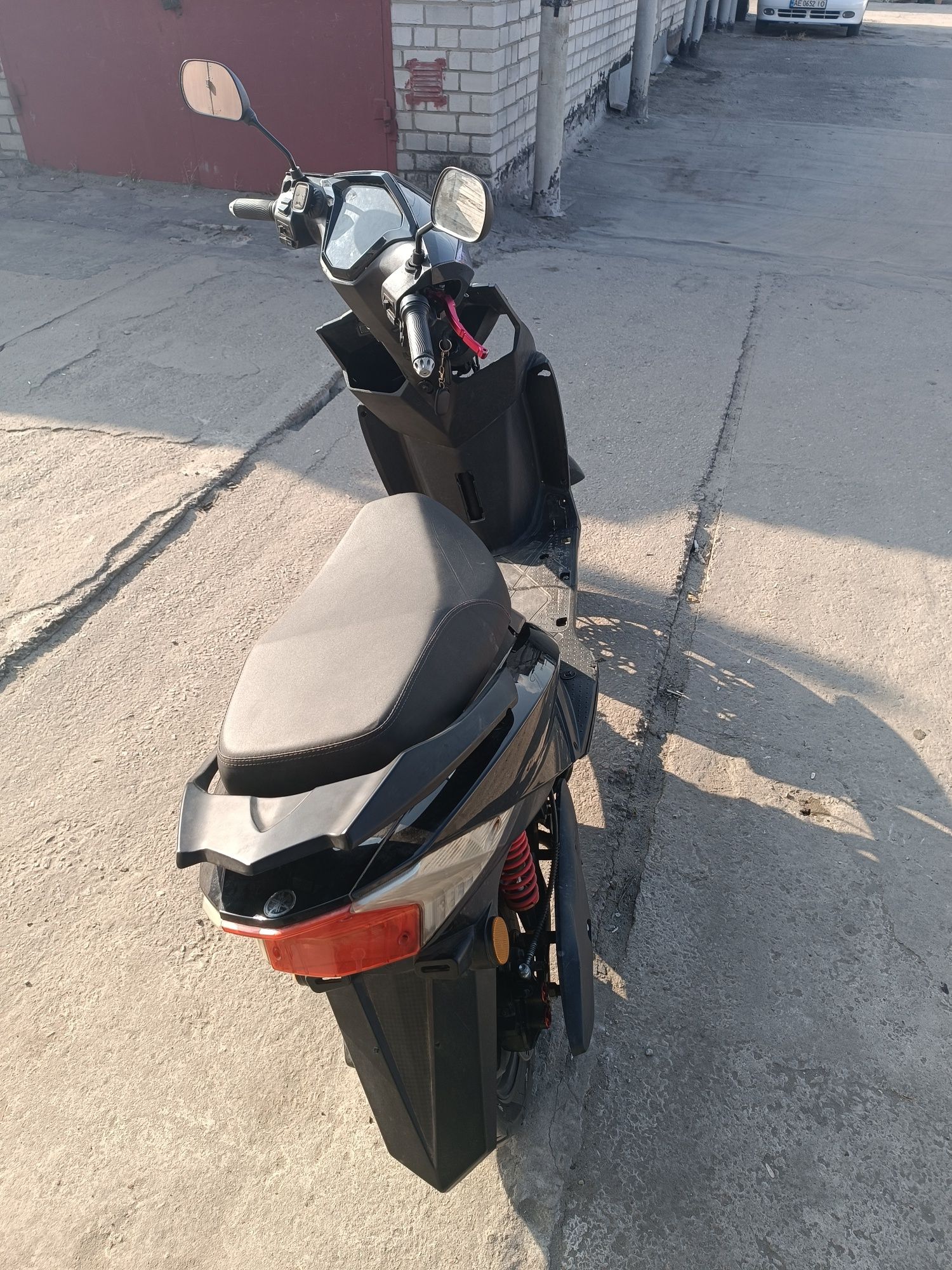Продам электроскутер І'VEE Wasp 1800квт