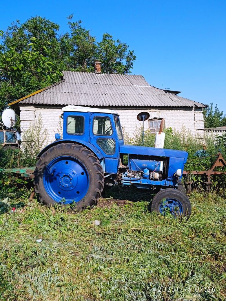 Срочно продам трактор