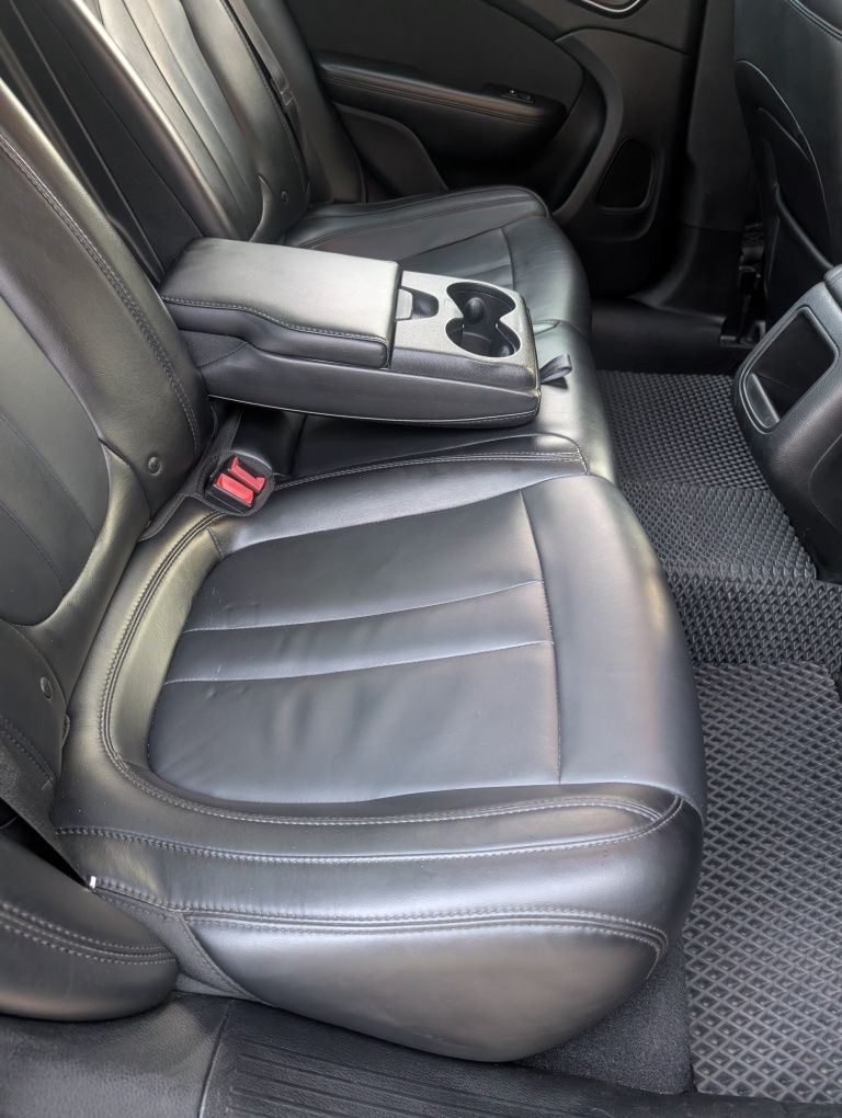 Авто Chrysler 200