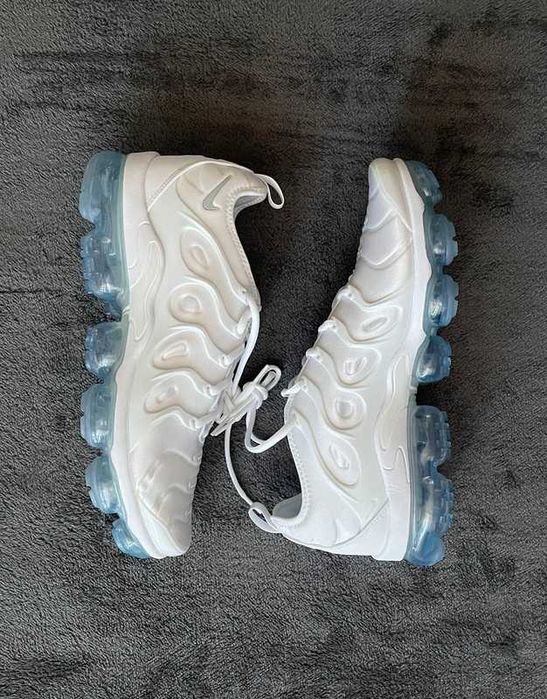 Nike Air Vapormax Plus bialy Rozmiar 44