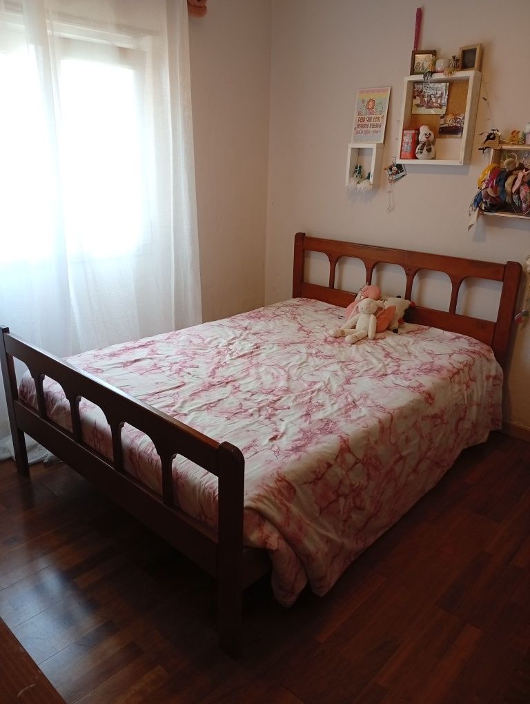 Cama de casal com colchão