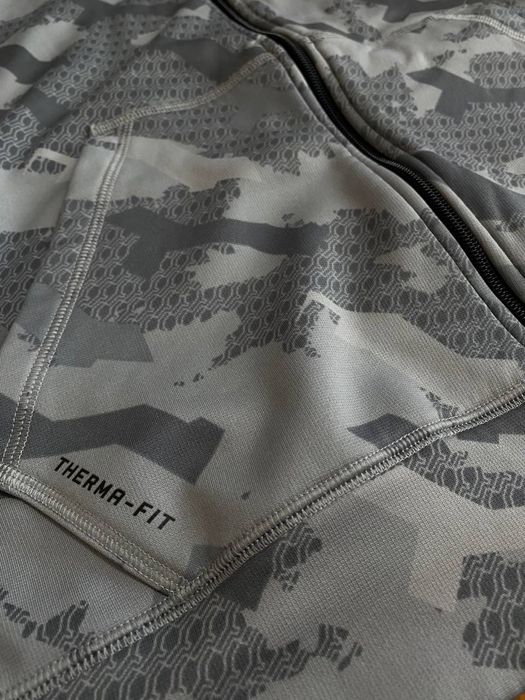 Чоловіче худі Nike Therma-FIT з камуфляжним принтом