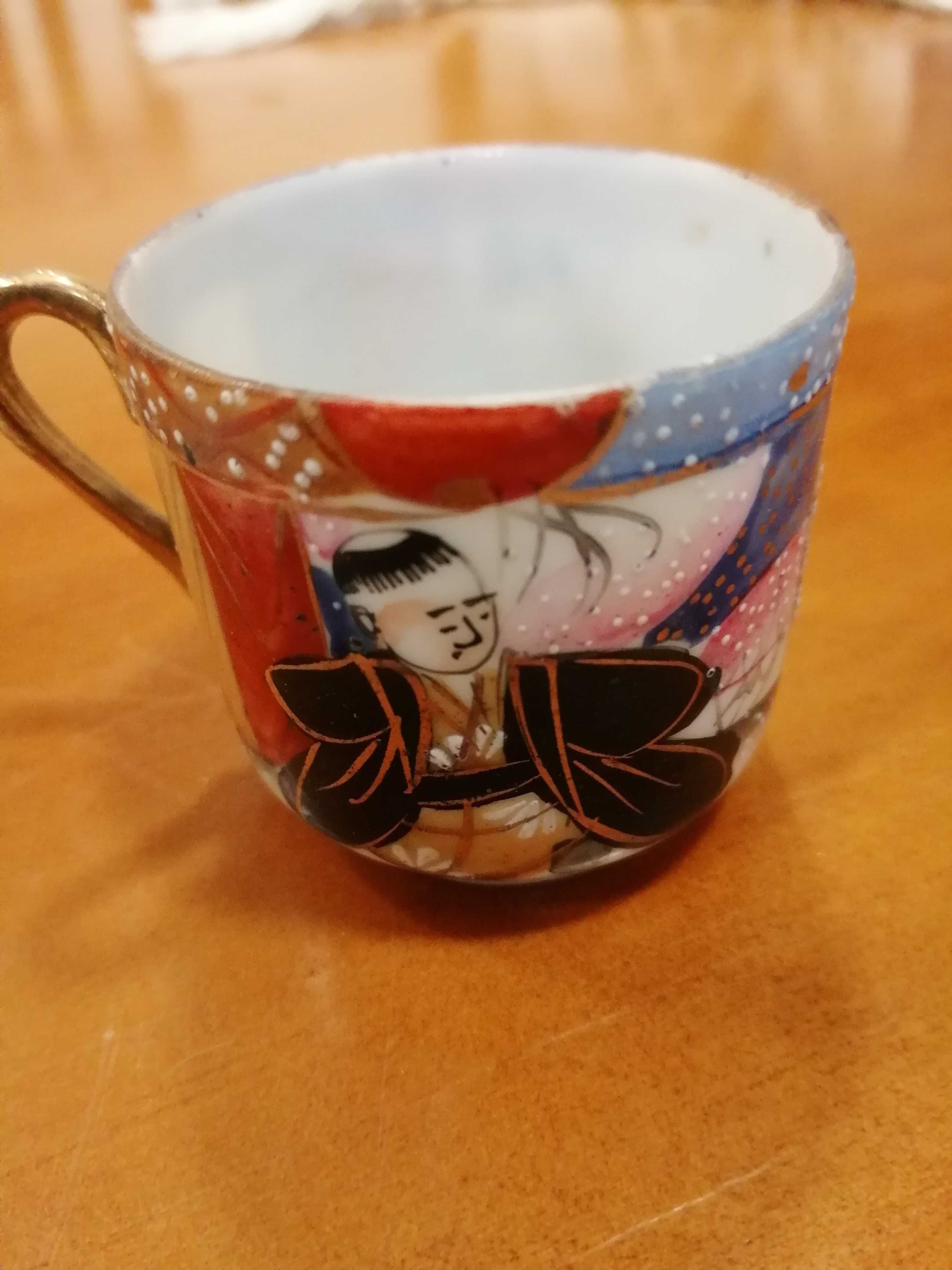 chavena de cafe , porcelana fina , motivo oriental