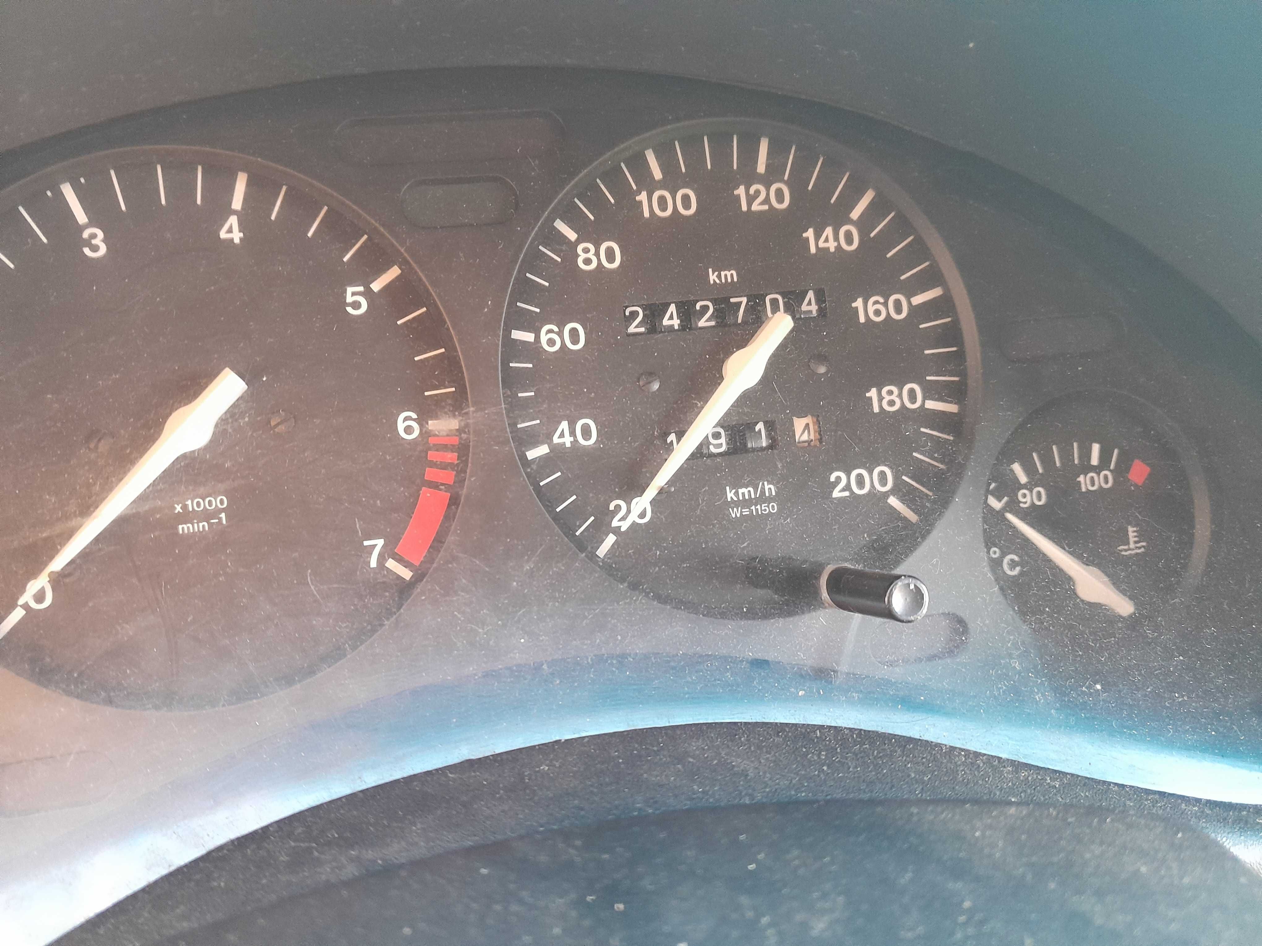 Opel Corsa-B funcional sem problemas mecânicos