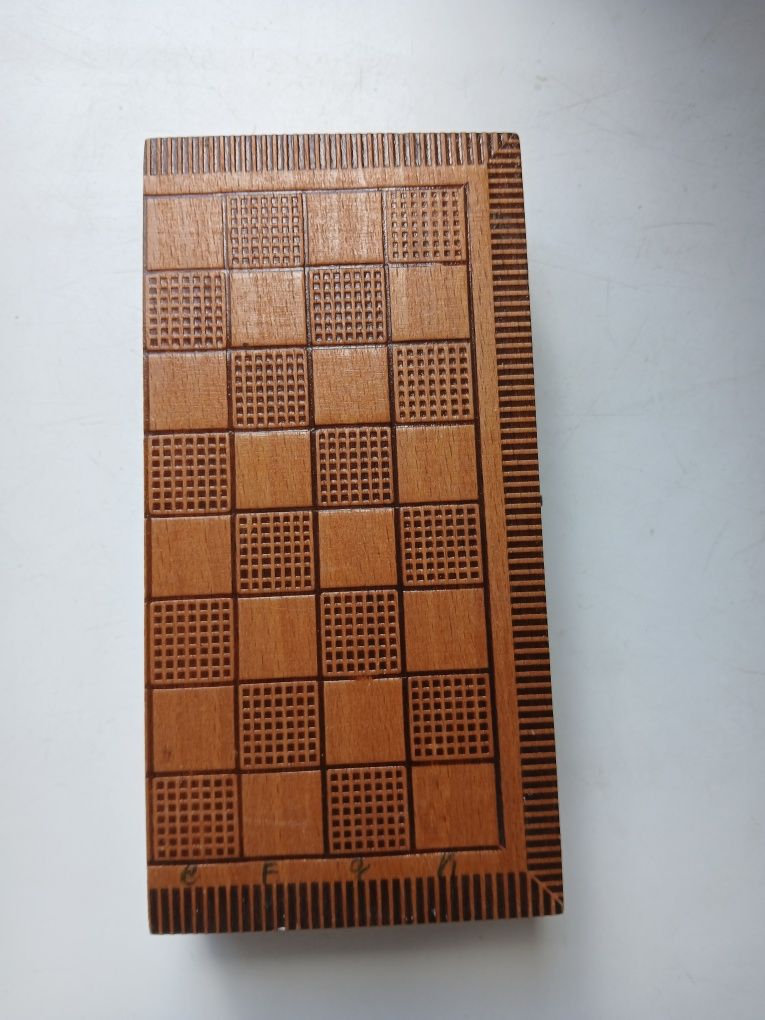 Деревянные шахматы с доской 18×18; шахматы и шашки поштучно