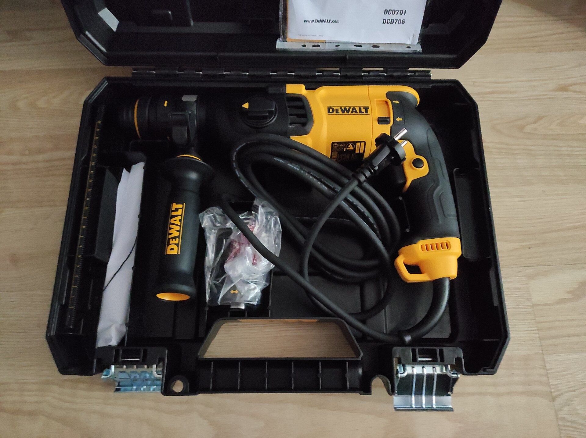 Перфоратор DeWALT D25134K.